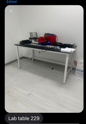 [#E4-229] Lab table