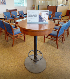 [#C4-18] Standing round table