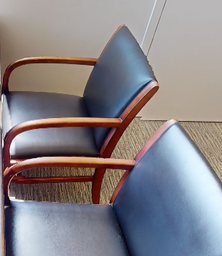 [#B9-5] Black guest guest with arms