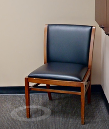 [#B9-4] Black side chair no arms