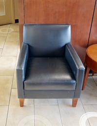 [#B12-5] Black lounge chair