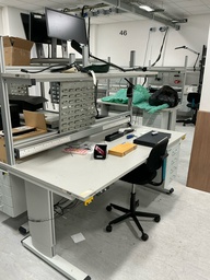 [#E10-46] Electronic adjustable height desks with 12x single uk sockets 