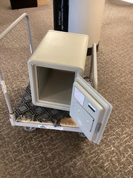 [#D18-78] Safe, Combination (missing support leg)