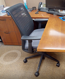 [#B13-2] task chair with arms