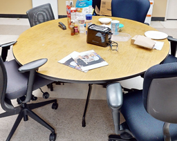 [#C4-10] Round table