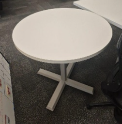 [#C2-18] Round table