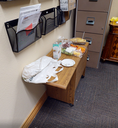 [#C11-16] Small Table