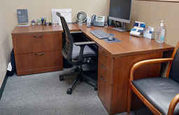 [#E6-08] L-shaped desk