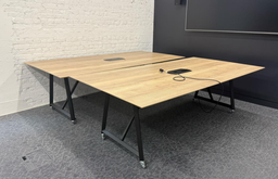 [#C5] Large Oak Top Table