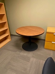 [#C9-24] Round Dark Table