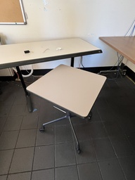 [#C2-222] Small Square Table on Wheels