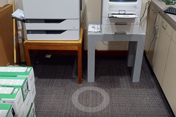 [#C11-21] Small Table