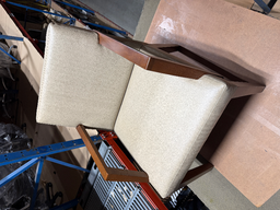 [#B9-355] BEIGE FABRIC SIDE CHAIR
