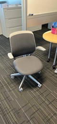 [#B13-25] Desk Chair