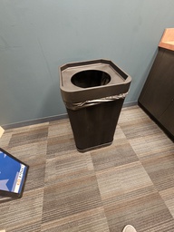 [#G4-28] Large Trash Cans