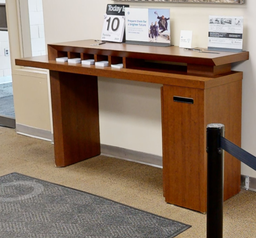 [#C4-10] Cheque desk