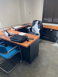 [#E7-59] u shaped desk