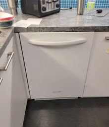 [#G2-129] White dishwasher