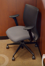 [#B13-4] Task chair with arms