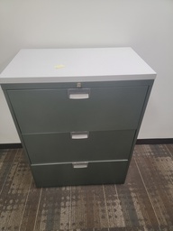 [#D8-442] 3 drawers cabinet 