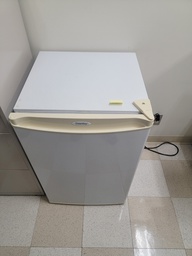 [#G9-516] Small fridge