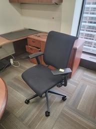 [#B13-608] Black office chair 