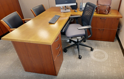 [#E6-2] L-shaped desk