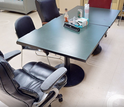 [#C4-15] Square break table