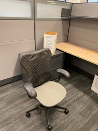 [#B13-11] Herman Miller Chair