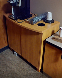 [#D20-10] 2 door wood cabinet