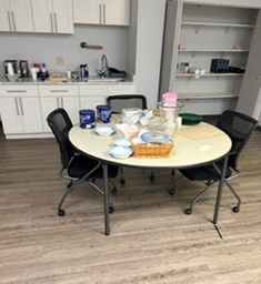 [#C2-26] Round Kitchen Table