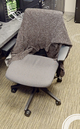 [#B13-7] Grey task chair with arms