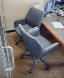 [#B5-5] Blue conference chairs mobile