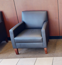 [#B12-5] Black lounge chair