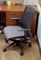 [#B13-5] Task chair with arms