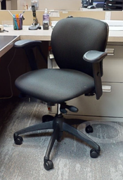 [#B13-16] Task chair with arms