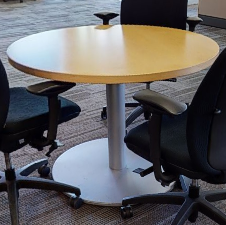 [#C4-7] Communal Table