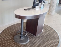 [#E10-1] Standing Table