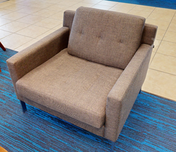 [#B12-7] Brown lounge chair