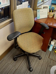 [#B13-7] Task chairs