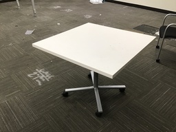 [#C2-1434] L36" W36" H29" Square Table/White top/Silver X base casters