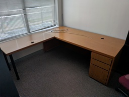 [#E6-2] makeshift desk unit