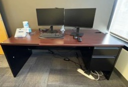 [#E3-133] Right Single Pedestal Desk 