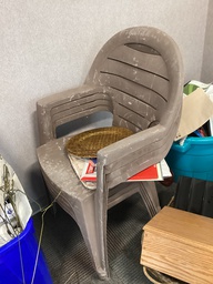 [#B4-4] Plastic Patio Chairs