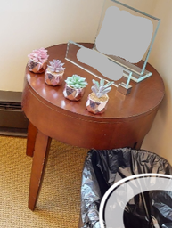 [#C11-10] Round side table