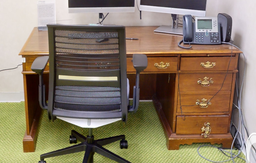 [#E3-10] Classic desk