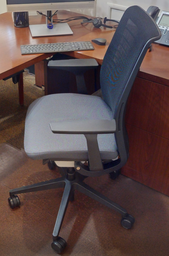 [#B13-16] Task chair with arms