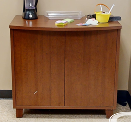 [#D20-8] 2 door wood cabinet