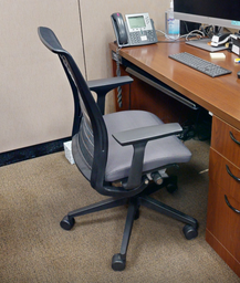 [#B13-6] Task chair with arms