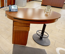 [#E4-3] Pedestal desk